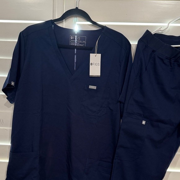 Figs Deep Blue Medical Scrub Set - Picture 4 of 9